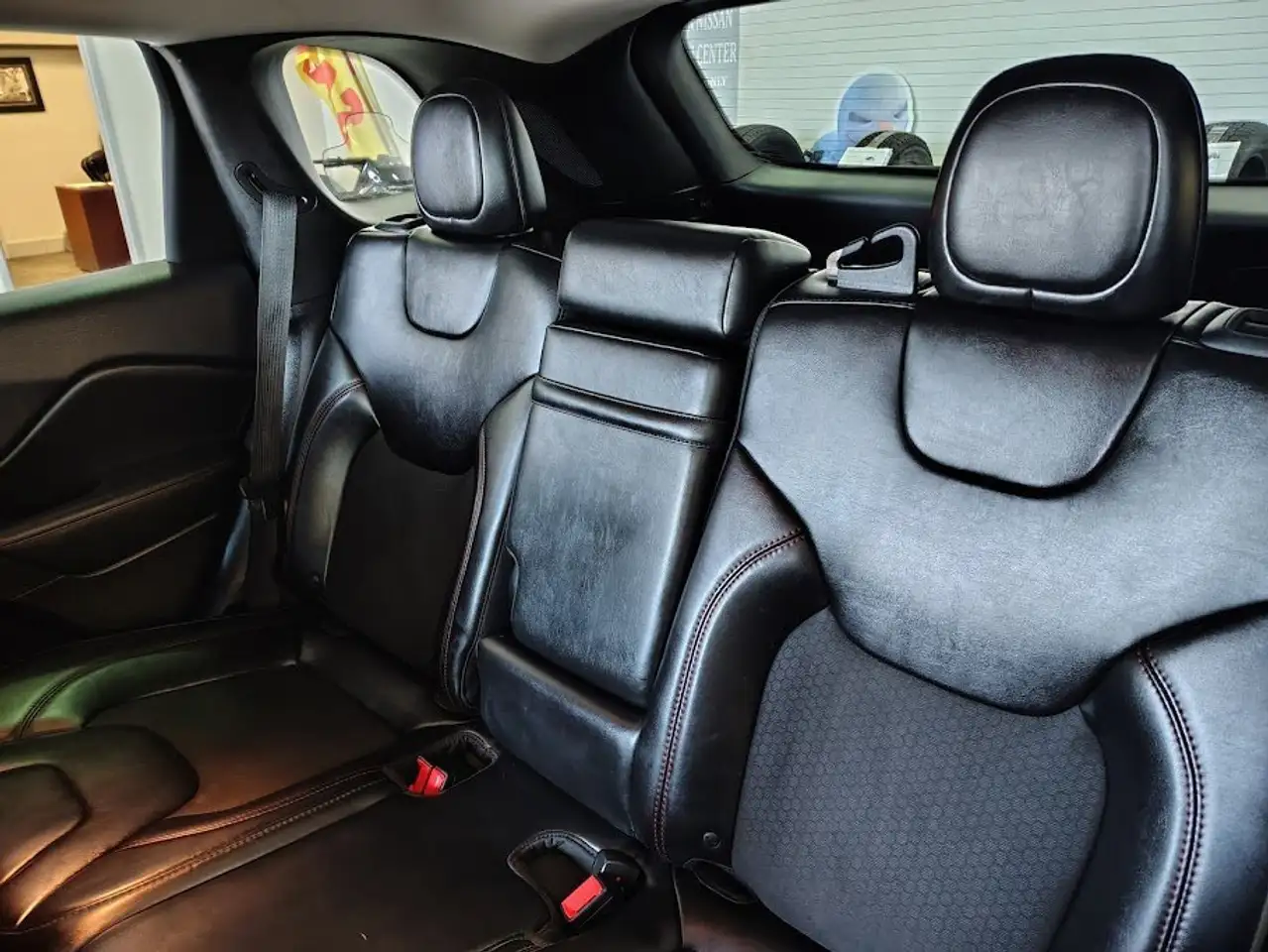 Jeep Cherokee снимка Jeep Cherokee