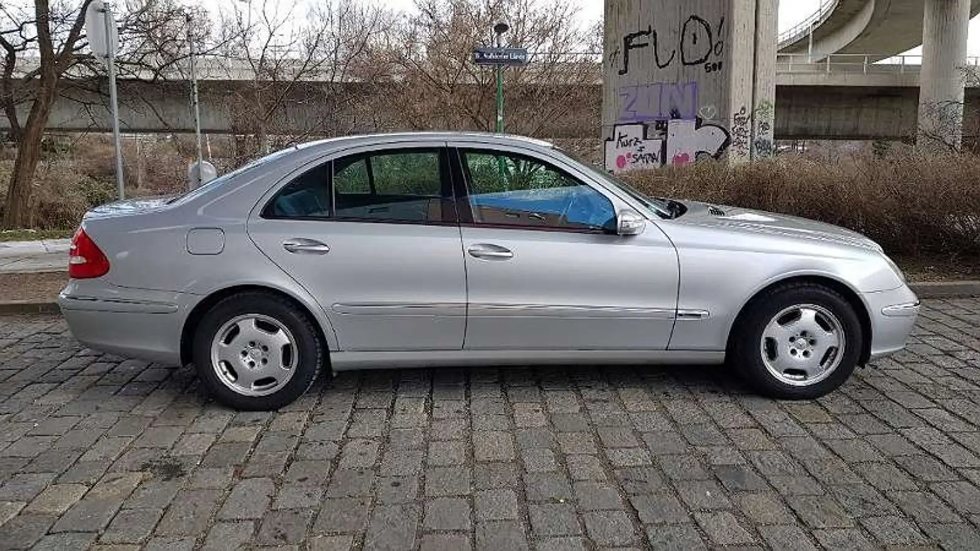 Mercedes-Benz E 270 E 270 Elegance CDI Sequentronic Elegance Silber - 1