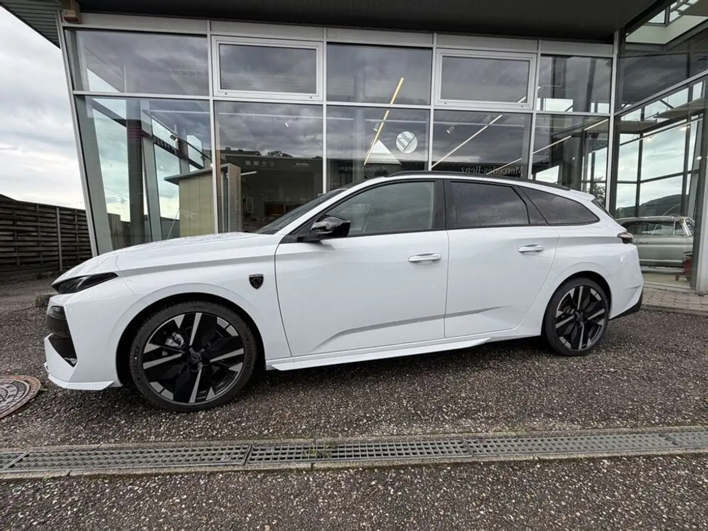 Peugeot 308 Hybrid 145 GT °TOP-Ausstattung° Weiß - 2