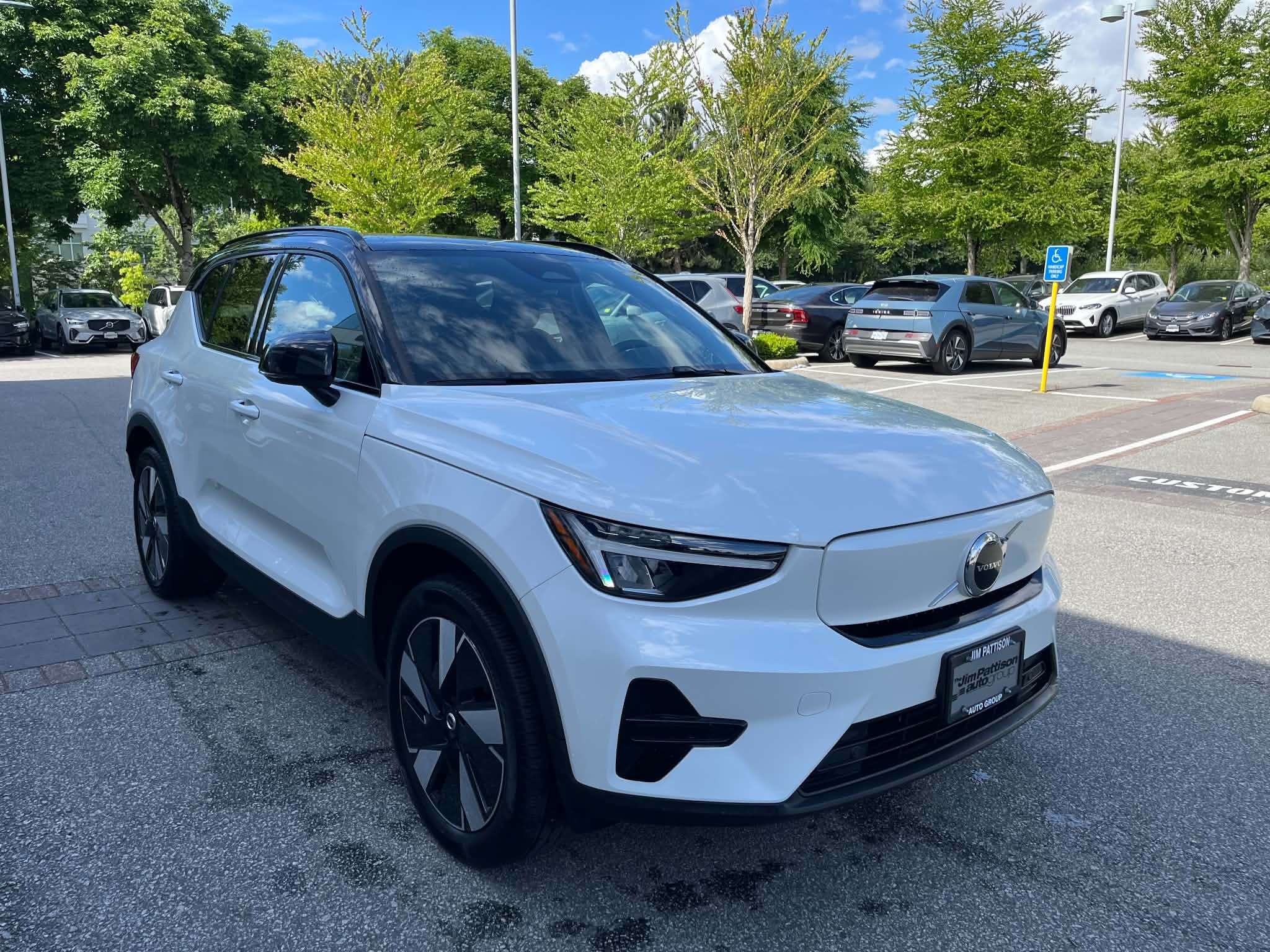 2024 Volvo XC40 Twin eAWD Core thumb 7