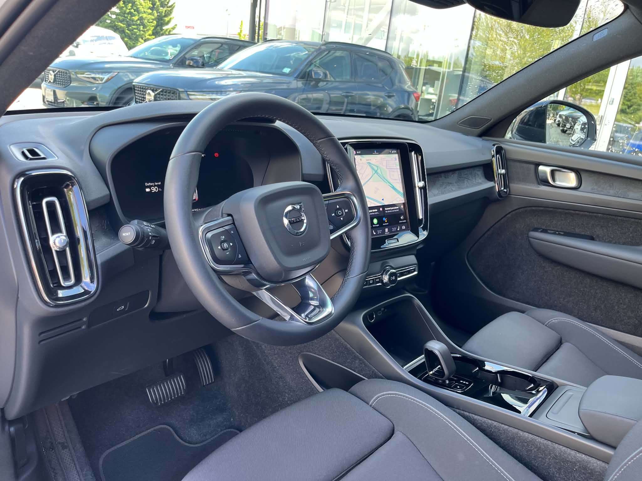 2024 Volvo XC40 Twin eAWD Core thumb 11