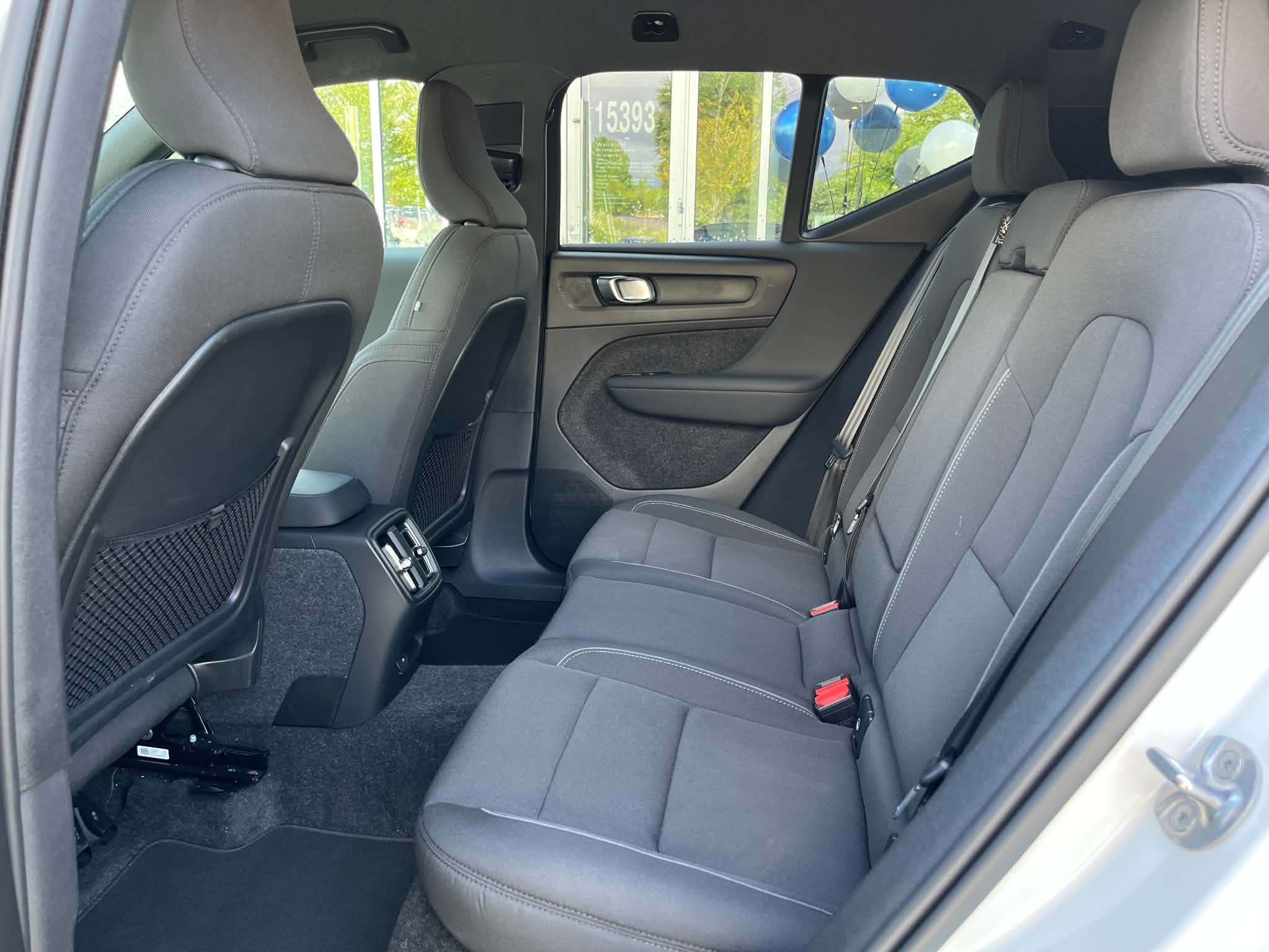 2024 Volvo XC40 Twin eAWD Core thumb 12