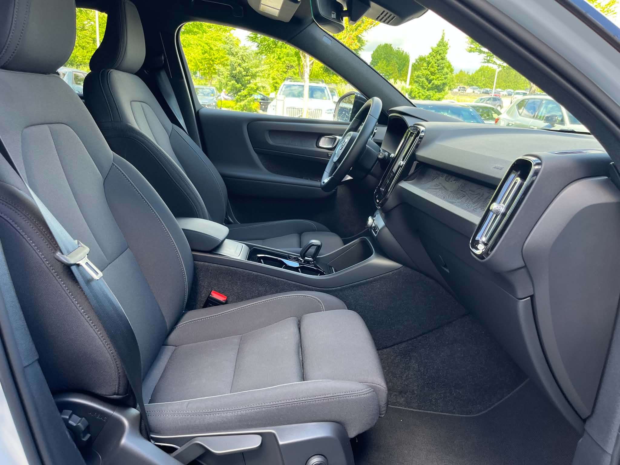 2024 Volvo XC40 Twin eAWD Core thumb 15