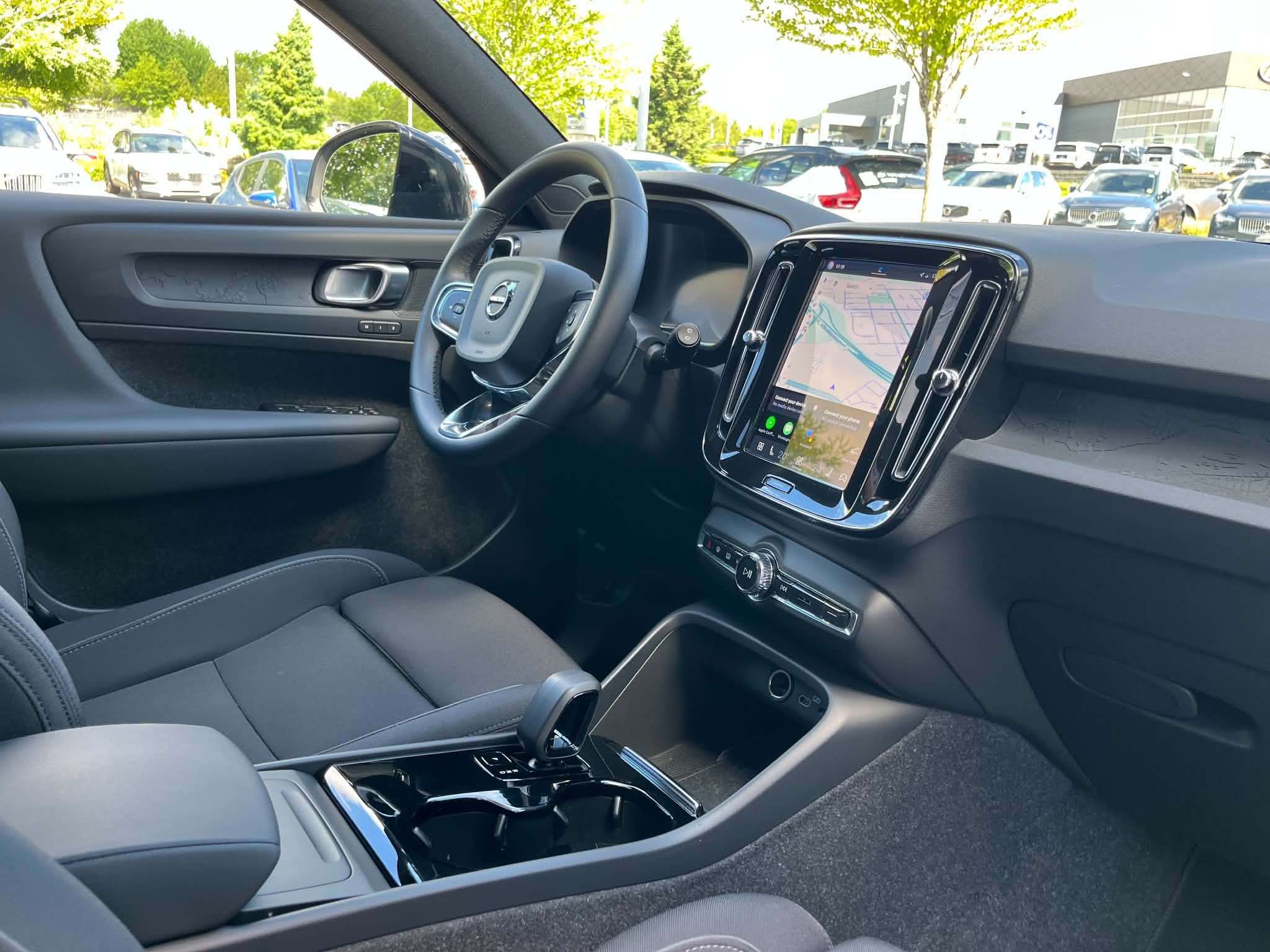 2024 Volvo XC40 Twin eAWD Core thumb 16