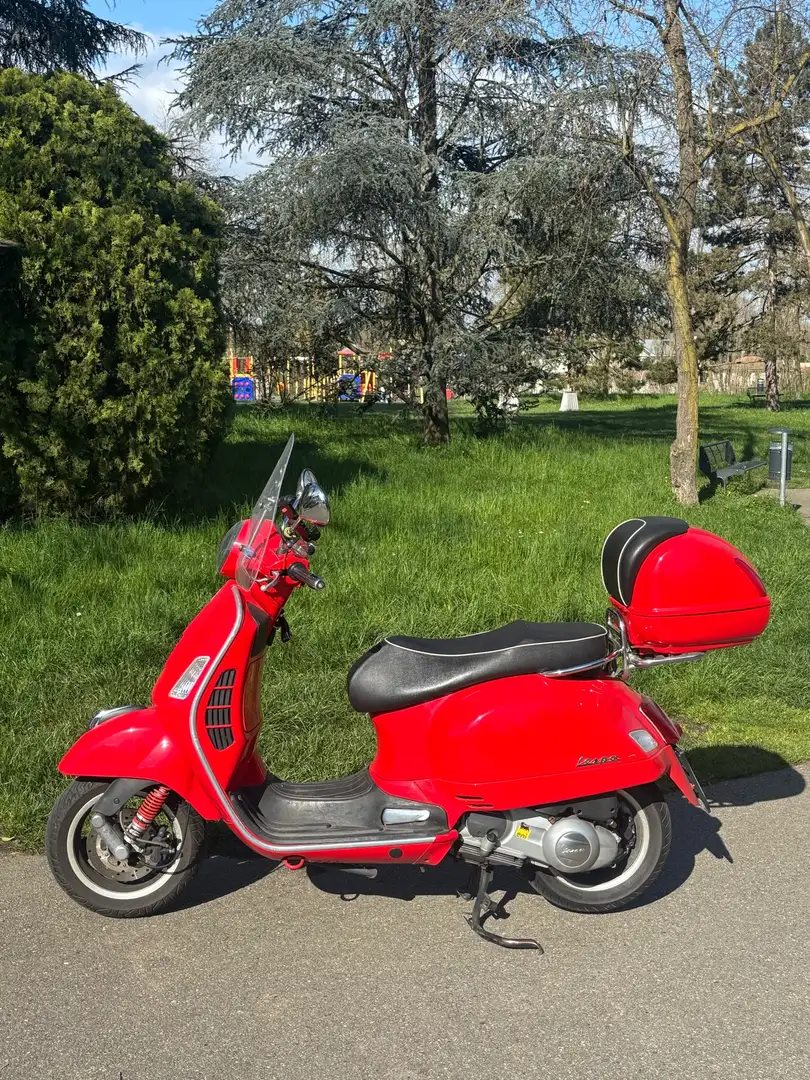 Vespa GTS Super 300 Vespa 300 GTS ie - 1