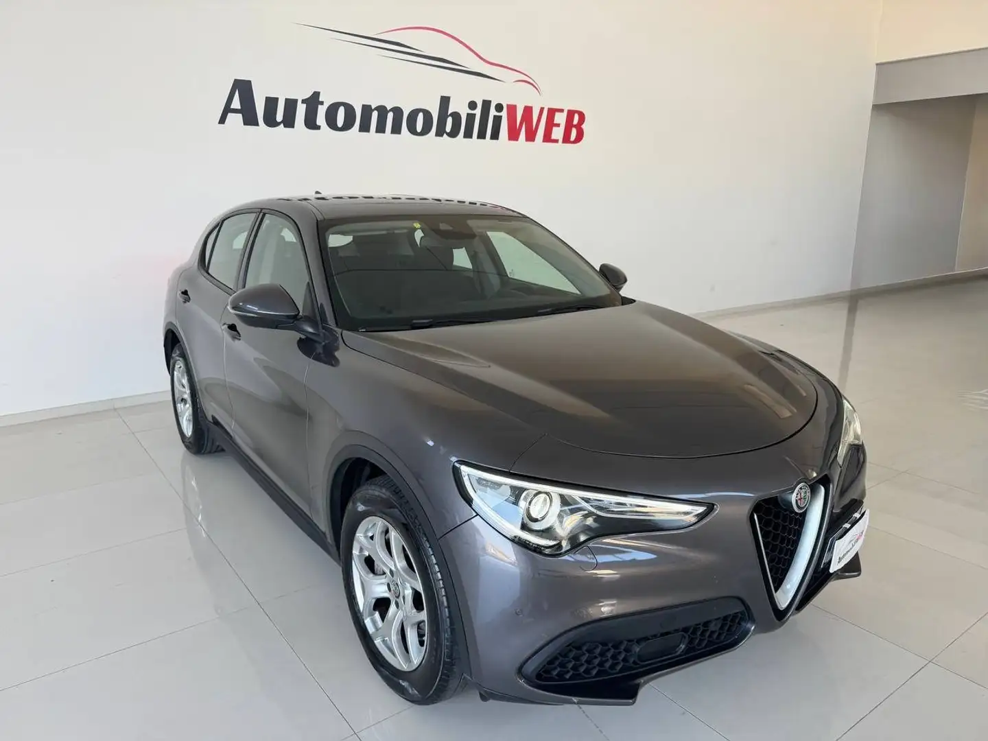 Alfa Romeo Stelvio 2.2 Q4 190cv auto Grigio - 2