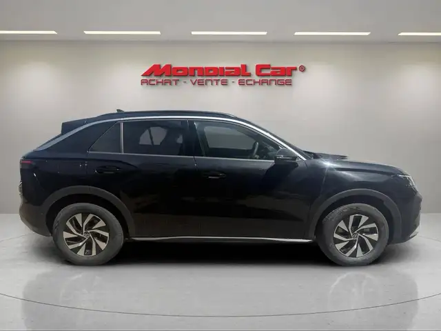 Volkswagen T-Roc view 6