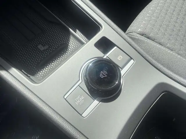 Volkswagen T-Roc view 13