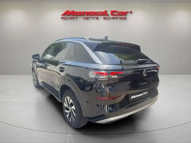 Volkswagen T-Roc view 4
