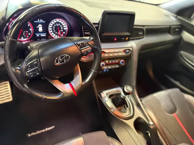 Hyundai VELOSTER 2019 — photo 8