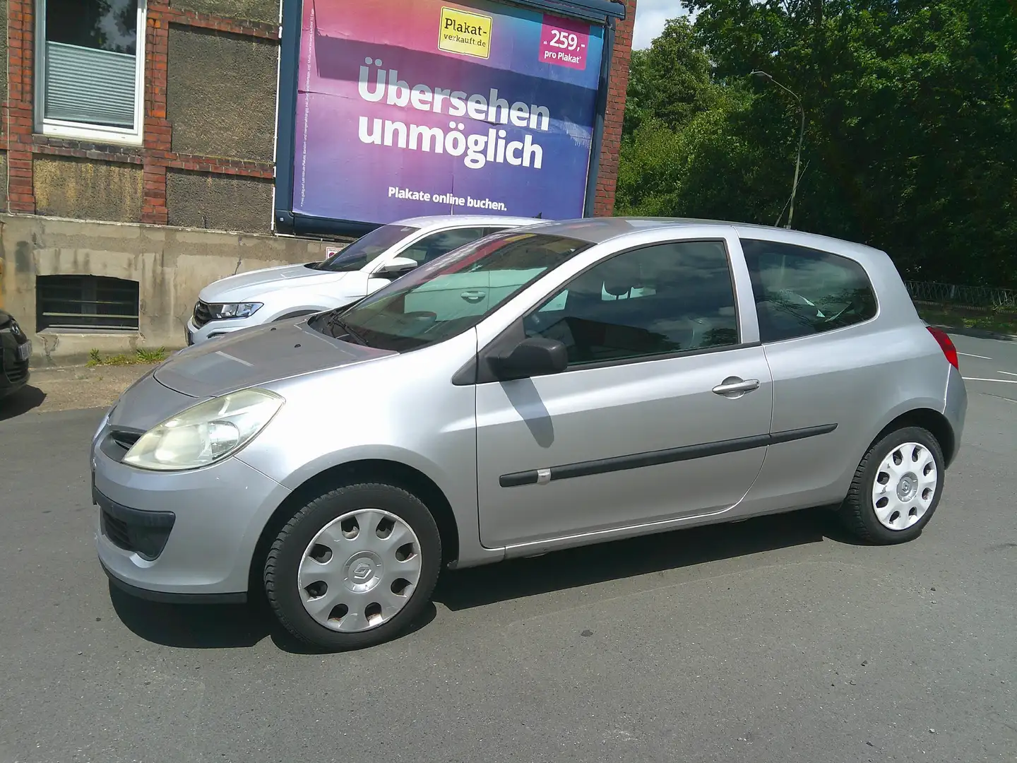 Renault Clio *2-HAND*EURO4*KLIMA*TÜV 11/2025*ZAHNRIEMEN NEU* Silber - 1