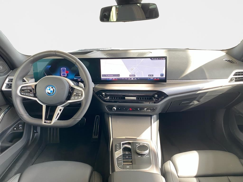 BMW 330 M Sport — photo 13