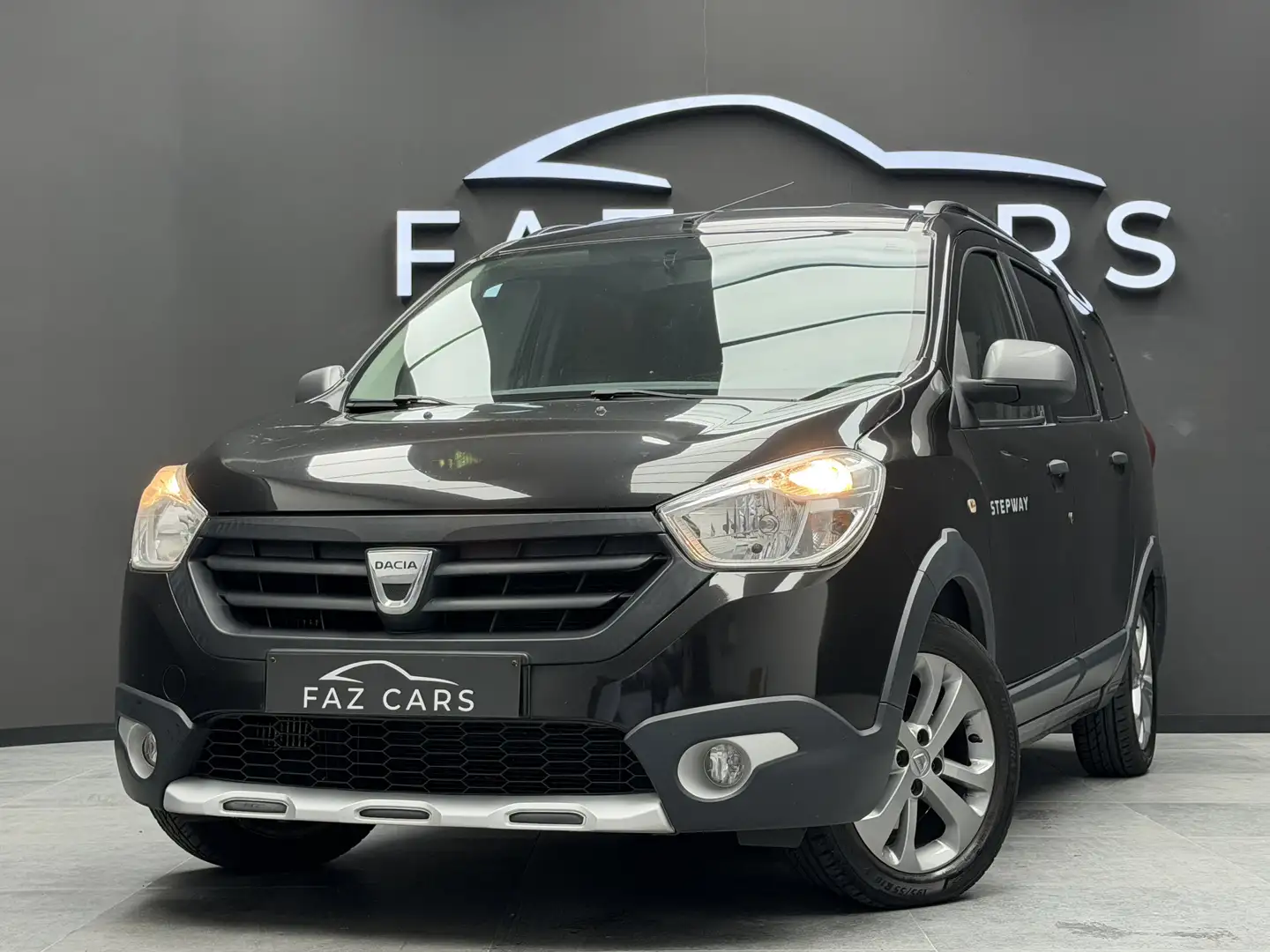Dacia Lodgy * Réservé * Nero - 1