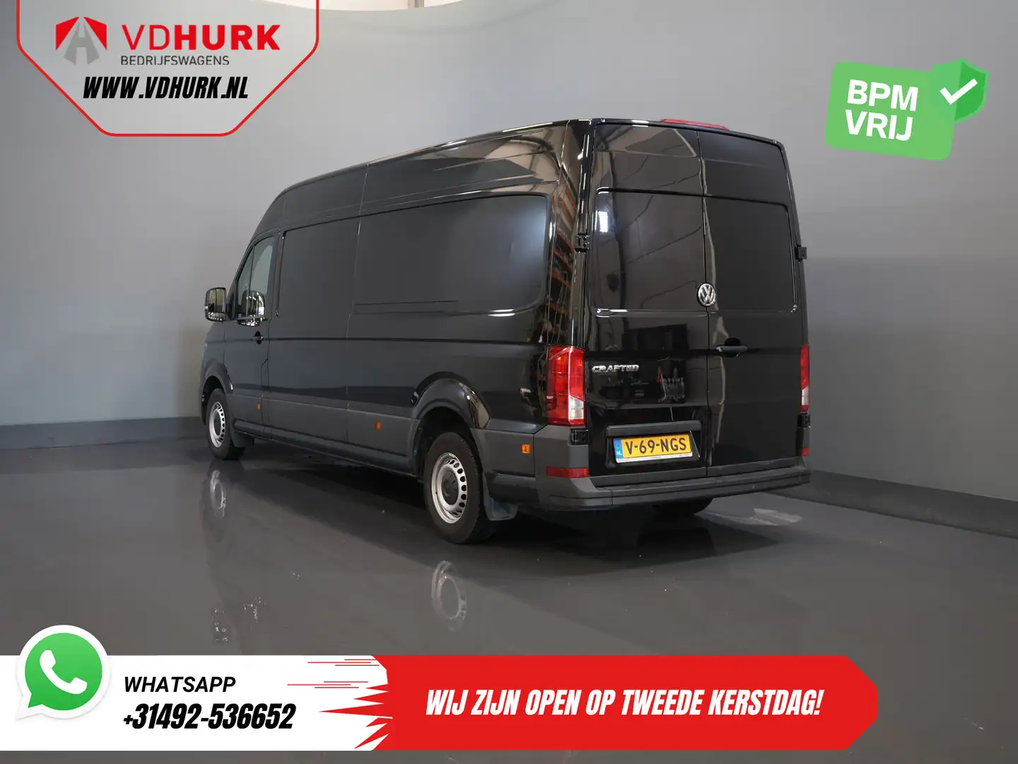 Volkswagen Crafter 35 2.0 TDI 140 pk L4H3 BPM VRIJ! Carplay/ 3 Pers./ Zwart - 2