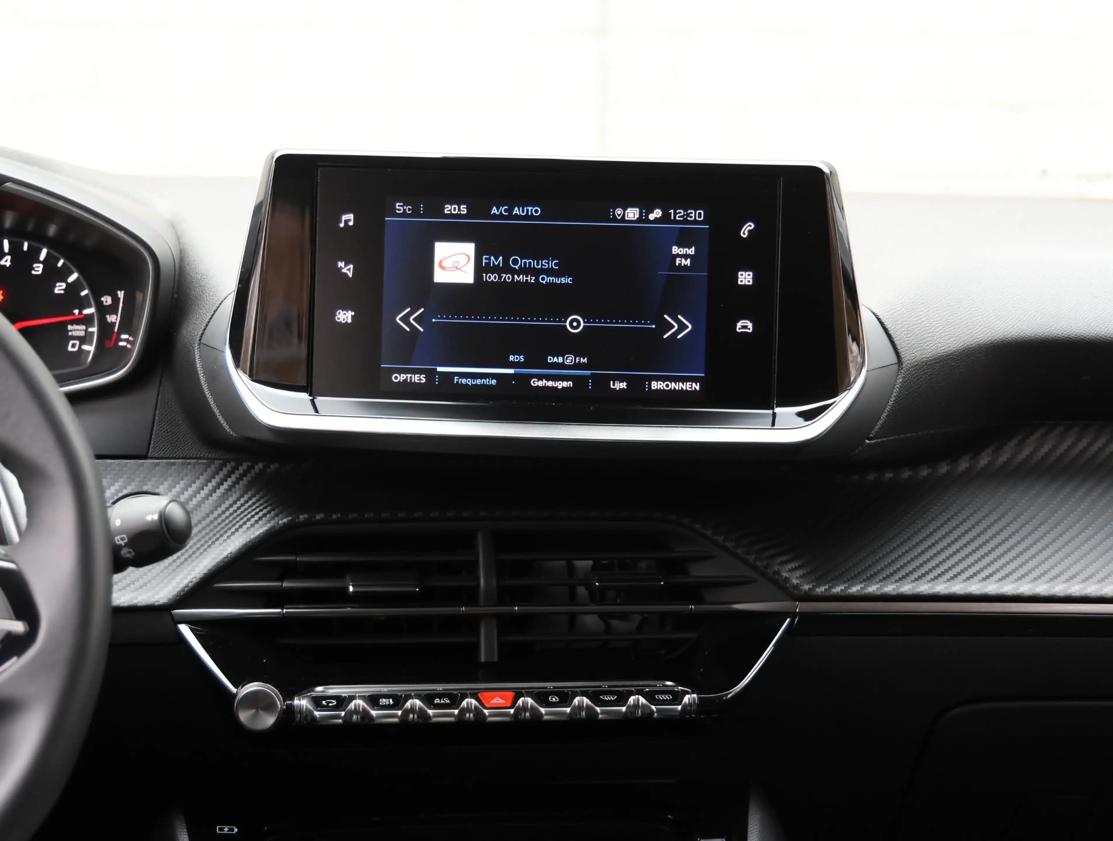Peugeot 2008 SUV Allure 130pk Automaat | Navigatie | Climate Co — photo 14