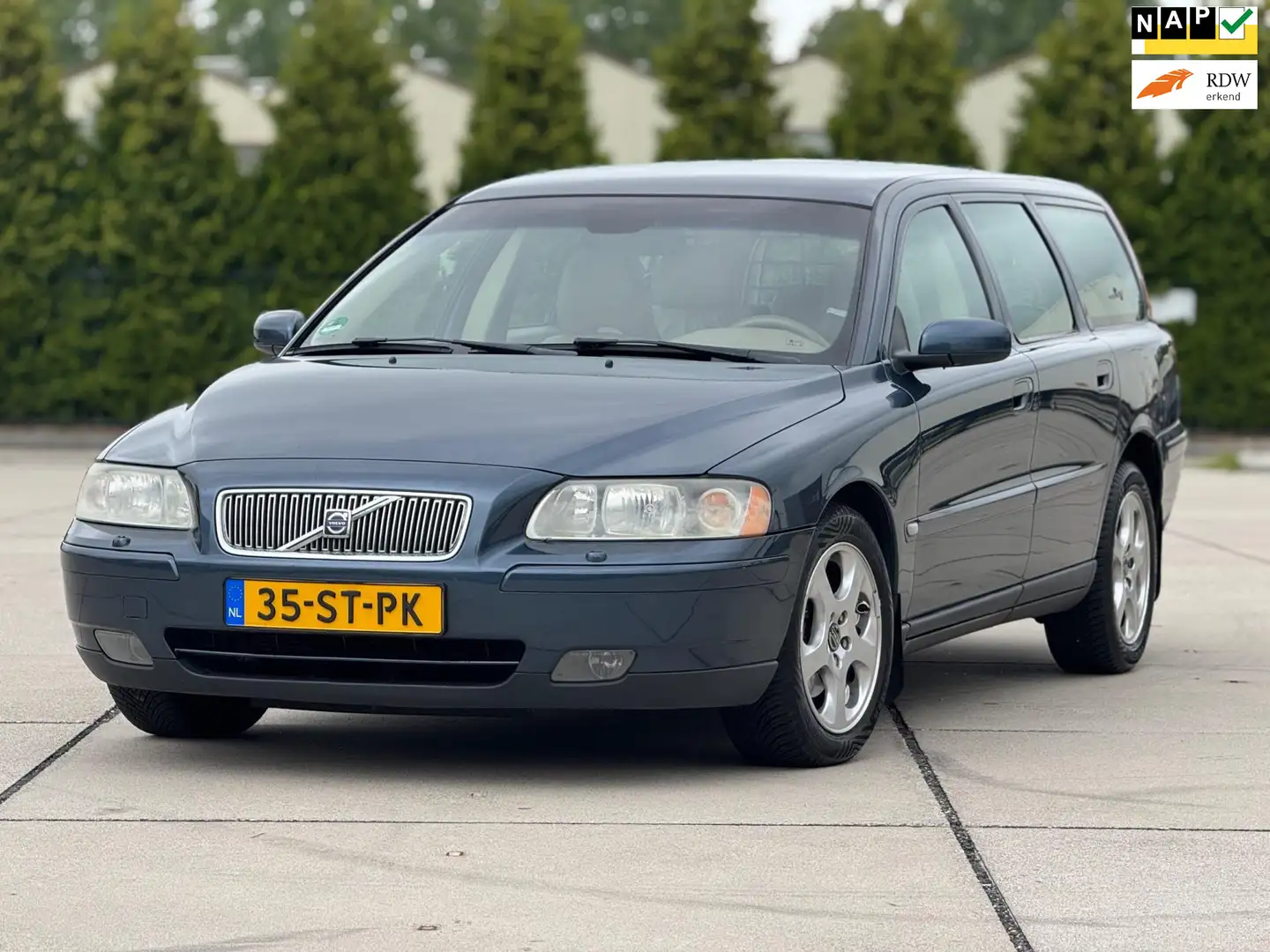 Volvo V70 2.4D Edition II | Automaat | Leder stoelen | Stoel Bleu - 1