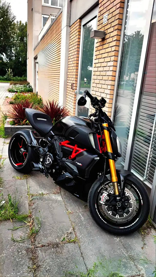 Ducati Diavel 1260 S Zwart - 1