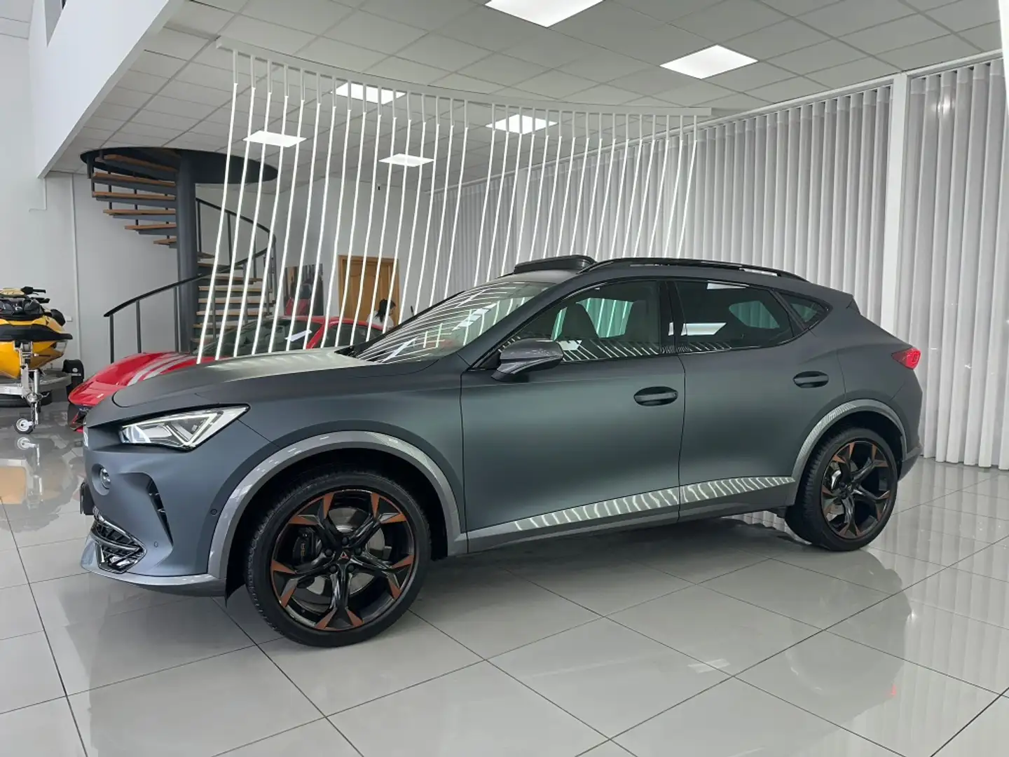 CUPRA Formentor 2.0 TSI 310 VZ DSG 4Drive Gris - 2