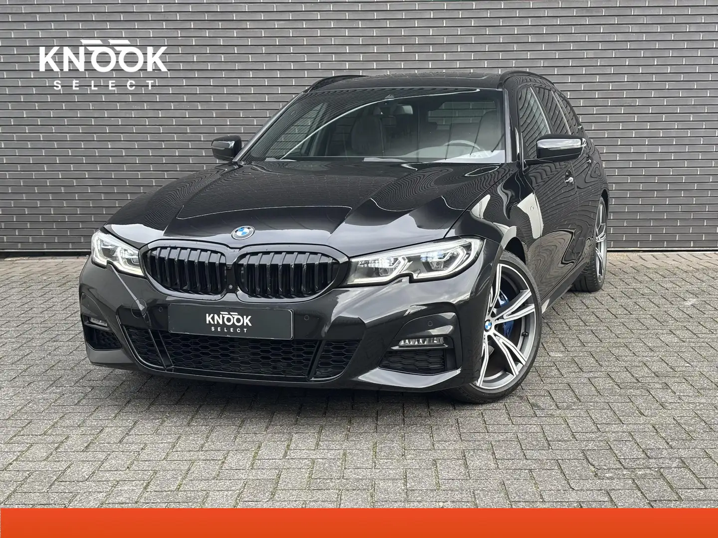 BMW 330 3-serie Touring 330i xDrive High Executive M Sport Zwart - 1