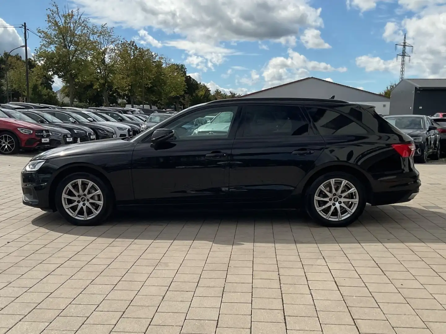 Audi A4 Av.40 TDI quattro S-Tr.AHK LED Nav RFK Lane Schwarz - 2