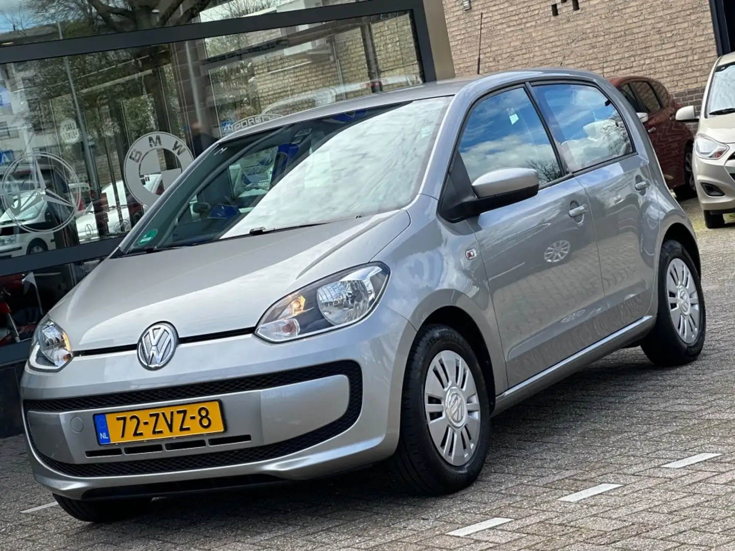 Volkswagen up! 1.0 Move Up! Navi Airco NL-Auto NAP Grijs - 2