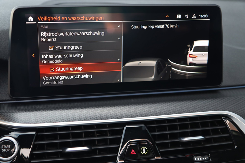 BMW 530 5-serie Touring 530e M Sport / PANO / LASER / HUD — photo 18