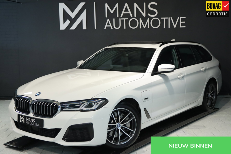 BMW 530 5-serie Touring 530e M Sport / PANO / LASER / HUD