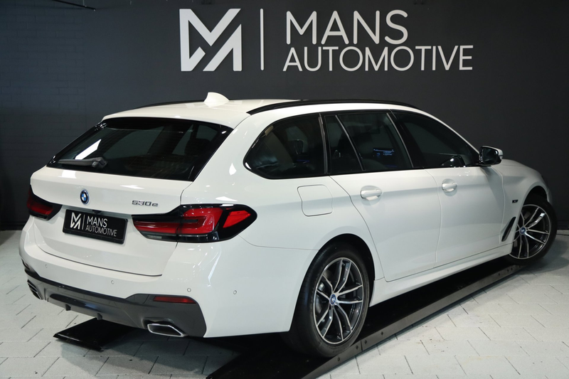 BMW 530 5-serie Touring 530e M Sport / PANO / LASER / HUD — photo 4
