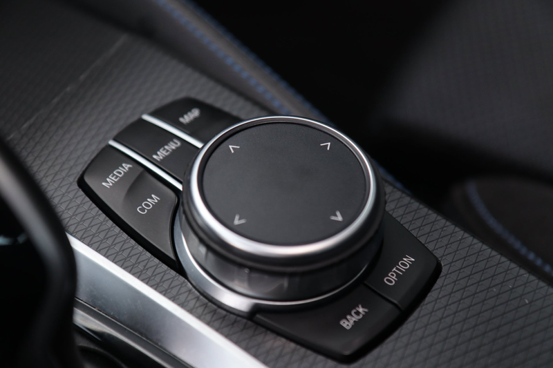 BMW 530 5-serie Touring 530e M Sport / PANO / LASER / HUD — photo 29