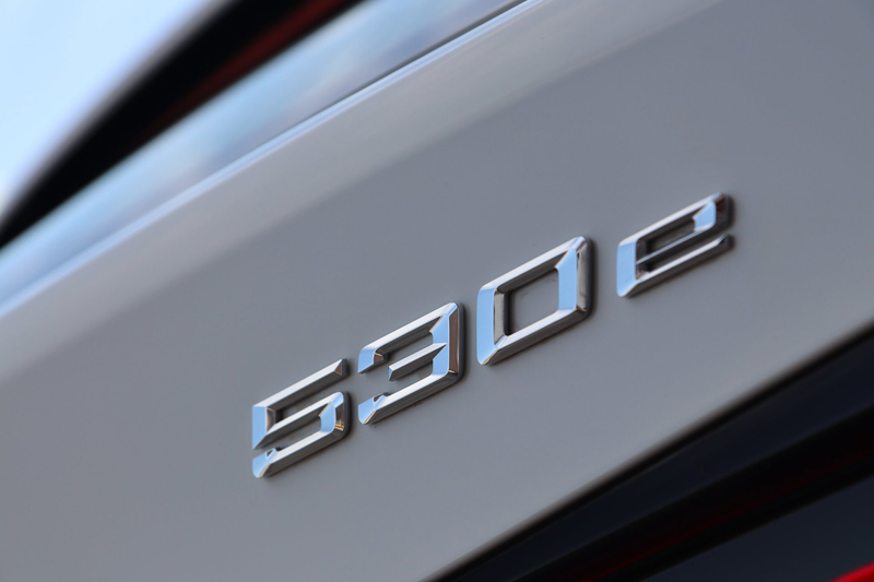 BMW 530 5-serie Touring 530e M Sport / PANO / LASER / HUD — photo 37