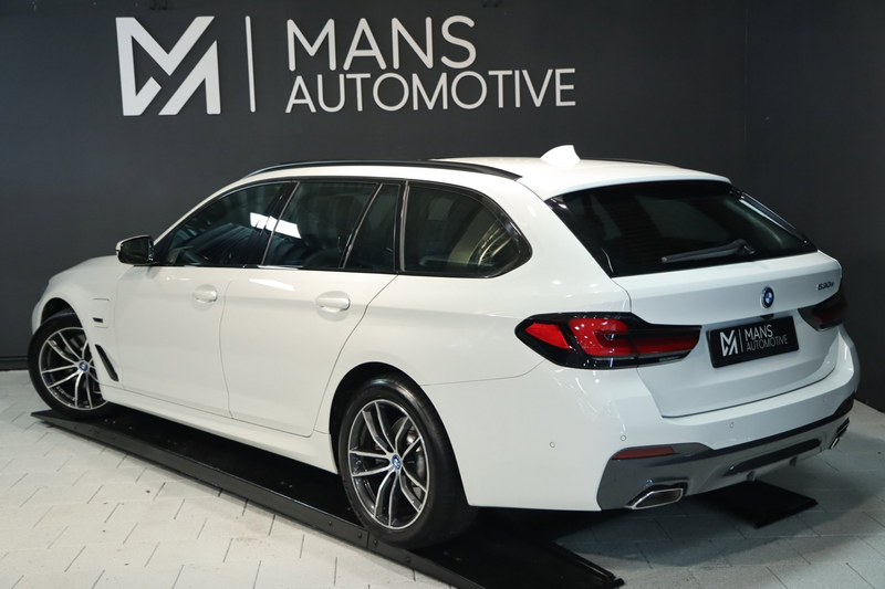 BMW 530 5-serie Touring 530e M Sport / PANO / LASER / HUD — photo 5