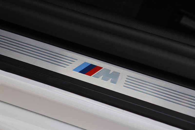 BMW 530 5-serie Touring 530e M Sport / PANO / LASER / HUD — photo 35