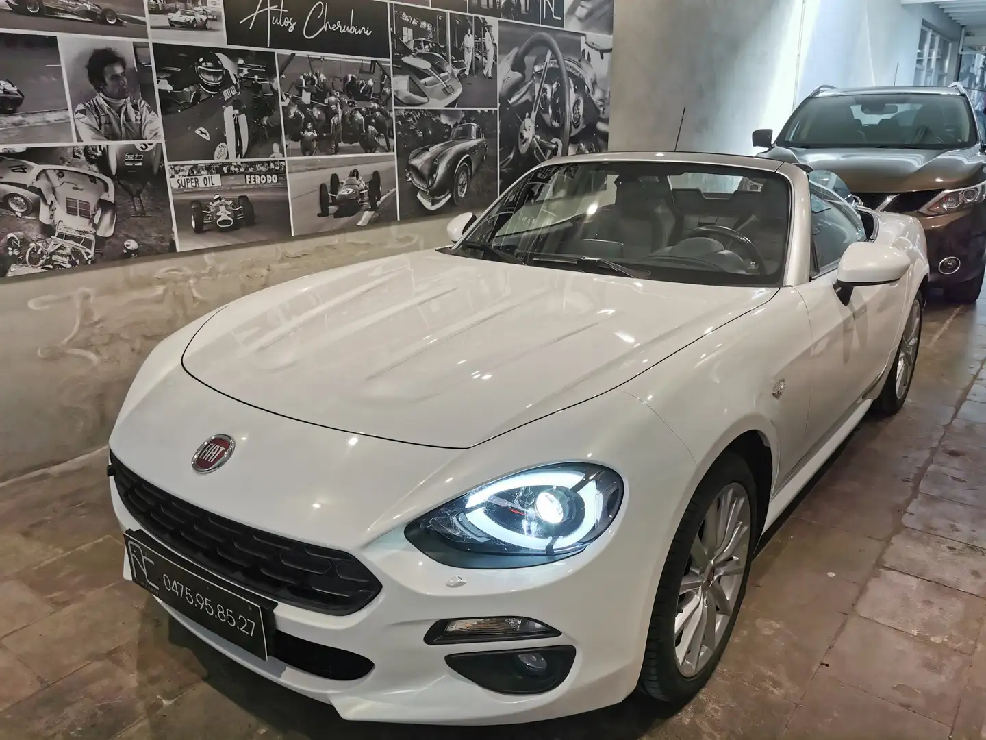 Fiat 124 Spider 1.4 MultiAir Lusso Bose Weiß - 1
