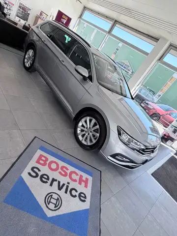 Volkswagen Passat Variant Business 150PS TSI DSG *AHK*LED*NAVI*PDC*ALLWETTER