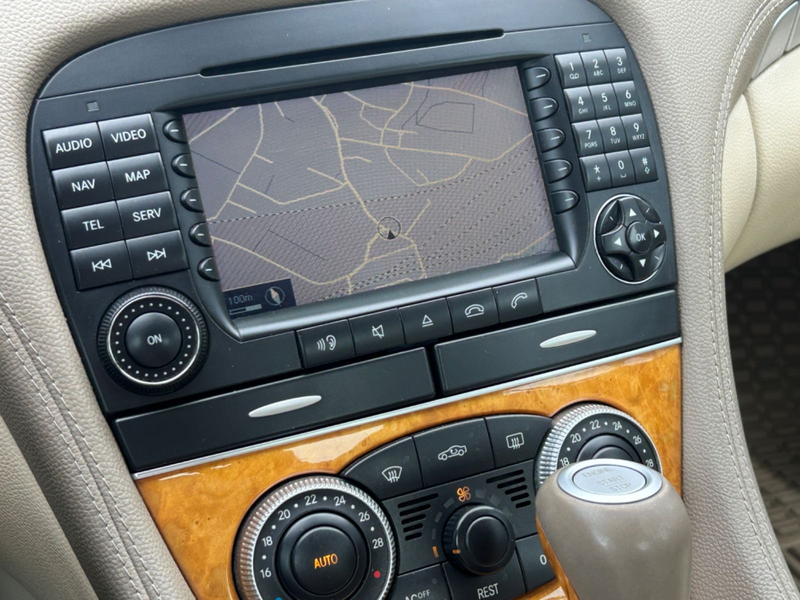 Mercedes-Benz SL 350 Keyfree Sportpaket Memory Navi TADELLOS — photo 11