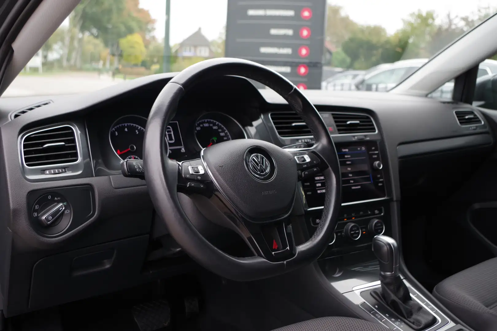 Volkswagen Golf 1.5 TSI 130 PK DSG-Automaat Comfortline BNS, Stoel Gris - 2
