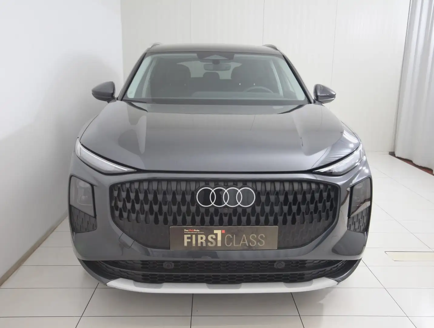 Audi Q3 TDI 110 kW  intense Grau - 2