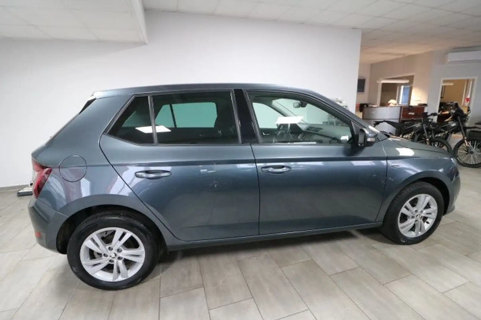 Skoda Fabia 1,0 Ambition Grau - 2