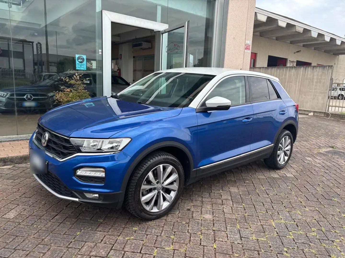 Volkswagen T-Roc 1.6 TDI SCR Advanced BlueMotion Technology Kék - 2