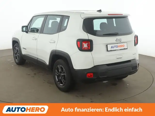 Jeep Renegade view 4