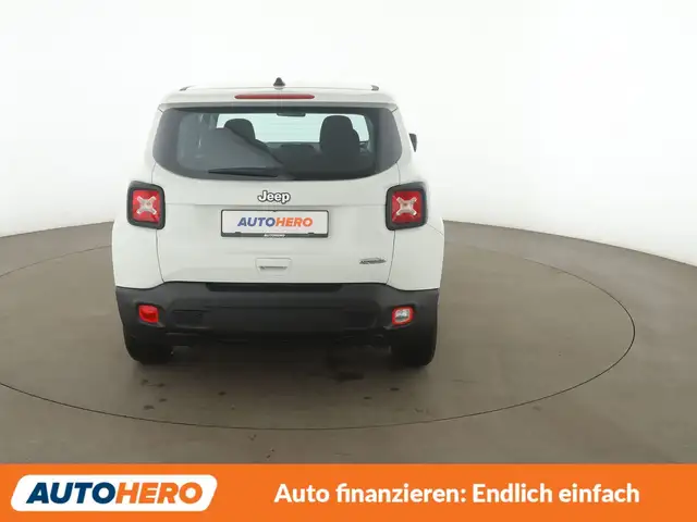 Jeep Renegade view 5