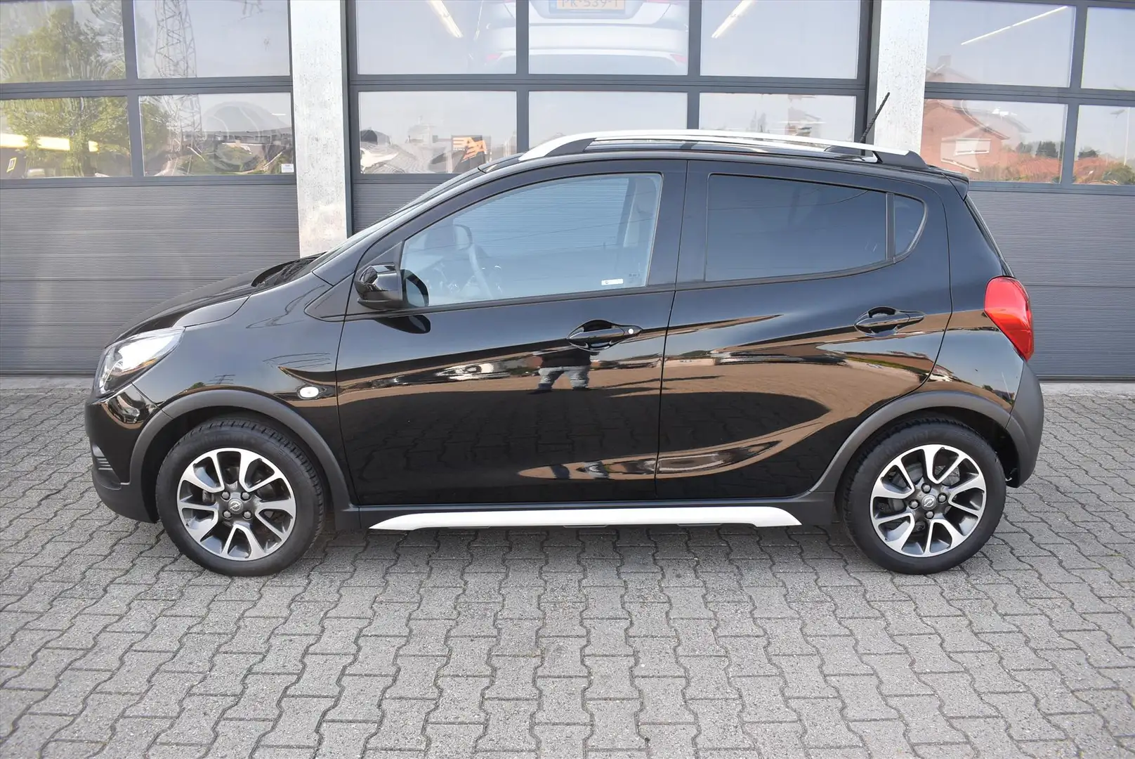 Opel Karl ROCKS 1.0 75pk Online Edition Zwart - 2
