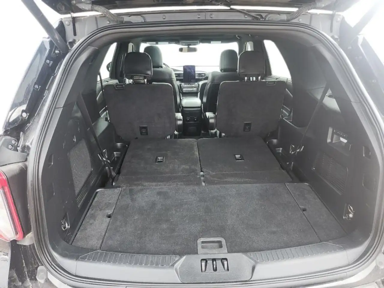 Ford Explorer снимка Ford Explorer