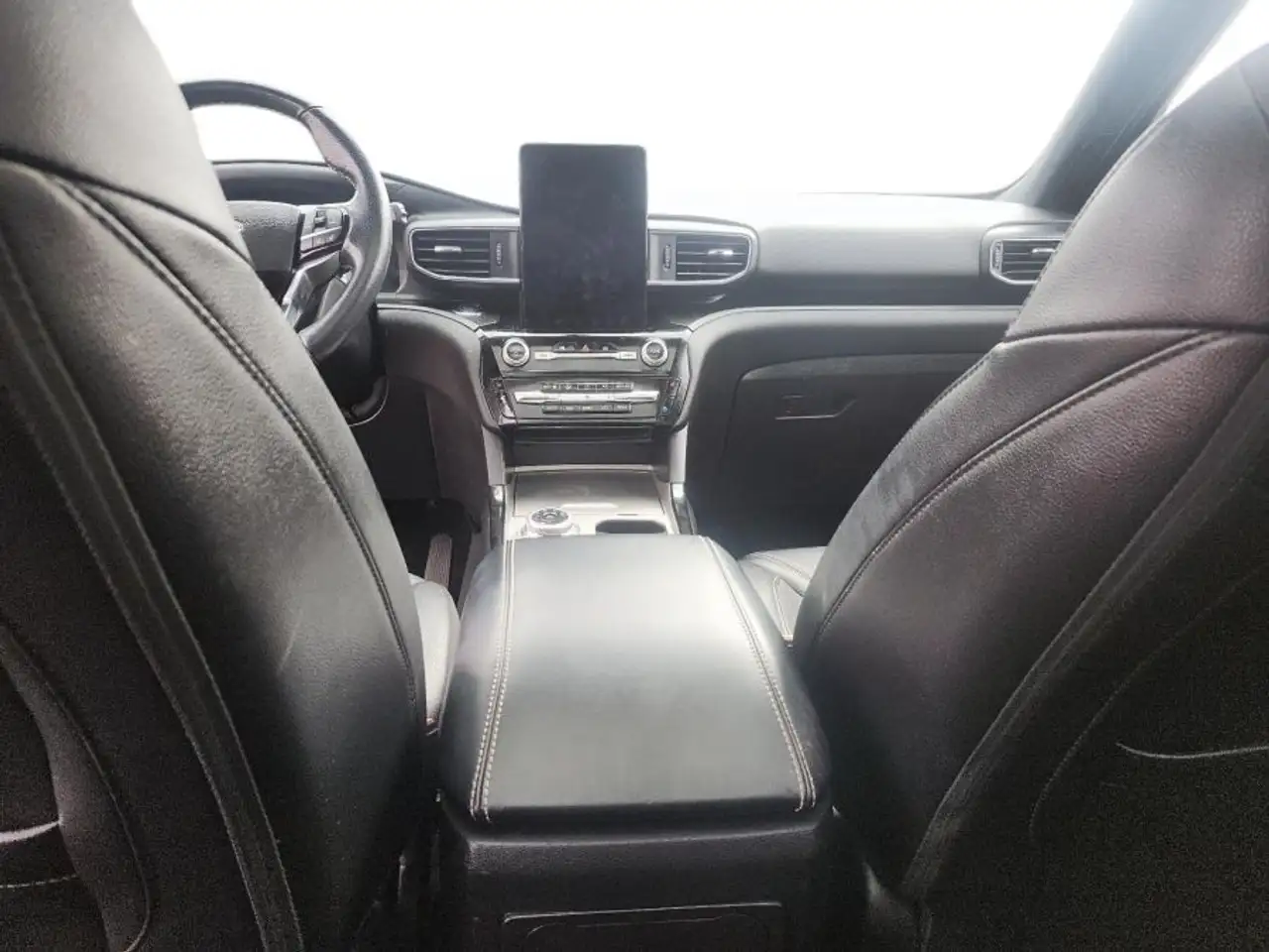 Ford Explorer снимка Ford Explorer