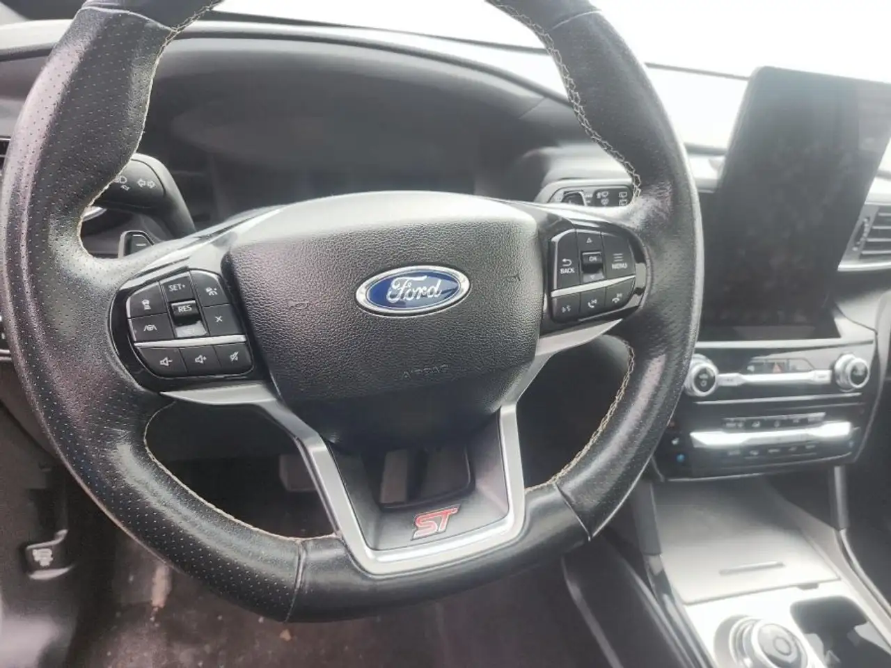 Ford Explorer снимка Ford Explorer