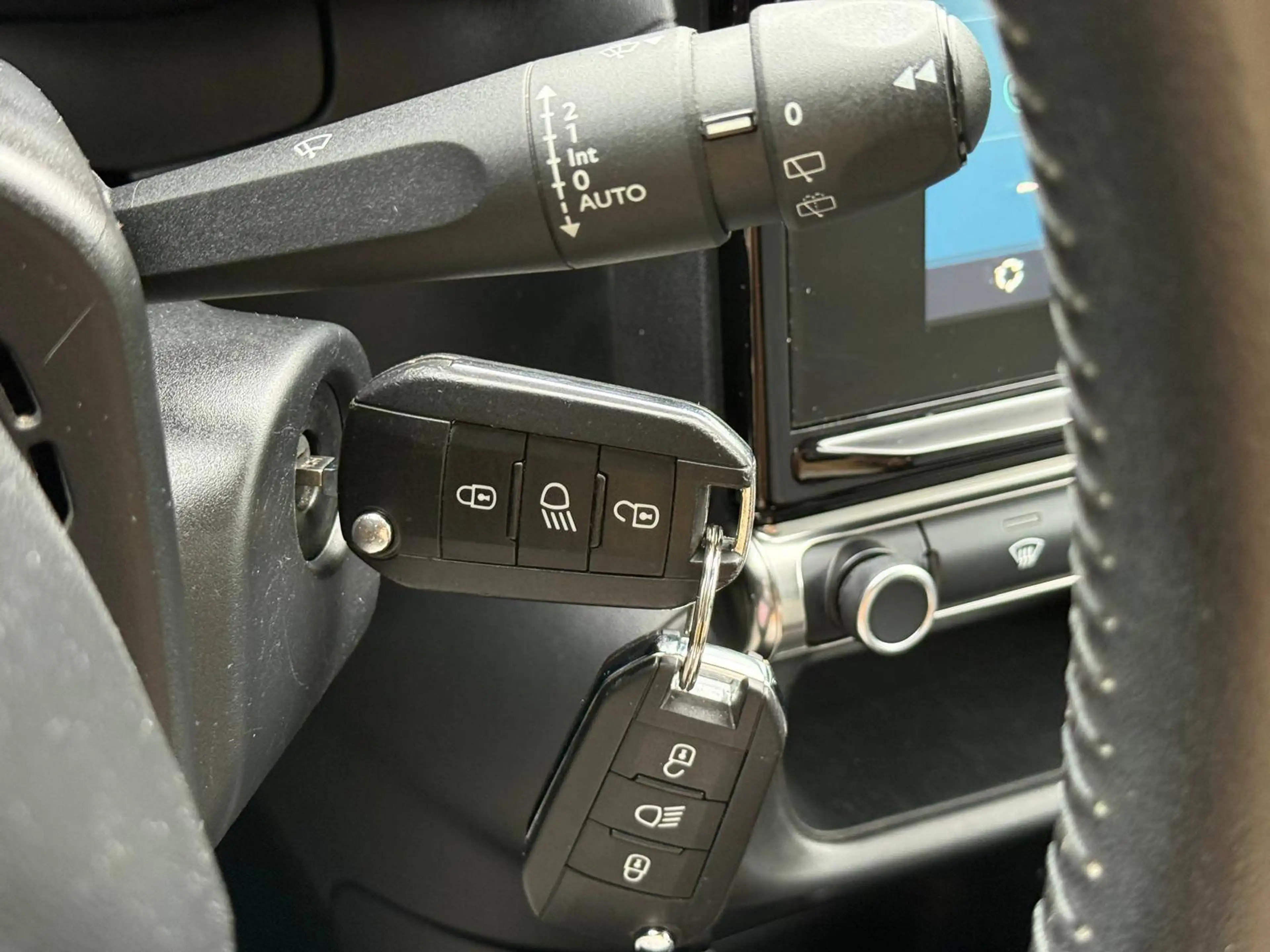 Citroen C3 C3 1.2i Édition spéciale ELLE / CarPlay / Entretien + CT + Garantie 1 an — photo 11