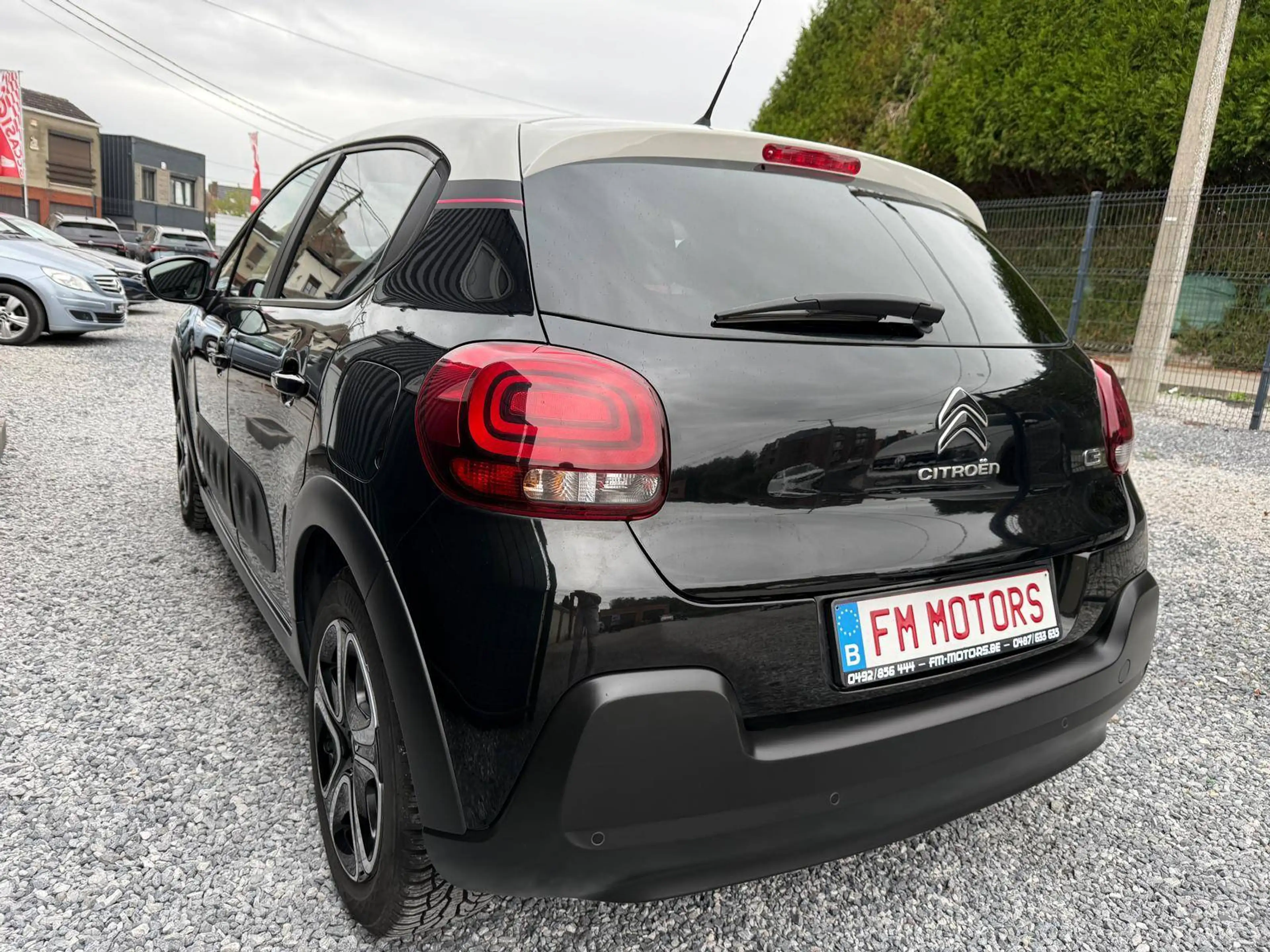 Citroen C3 C3 1.2i Édition spéciale ELLE / CarPlay / Entretien + CT + Garantie 1 an — photo 4