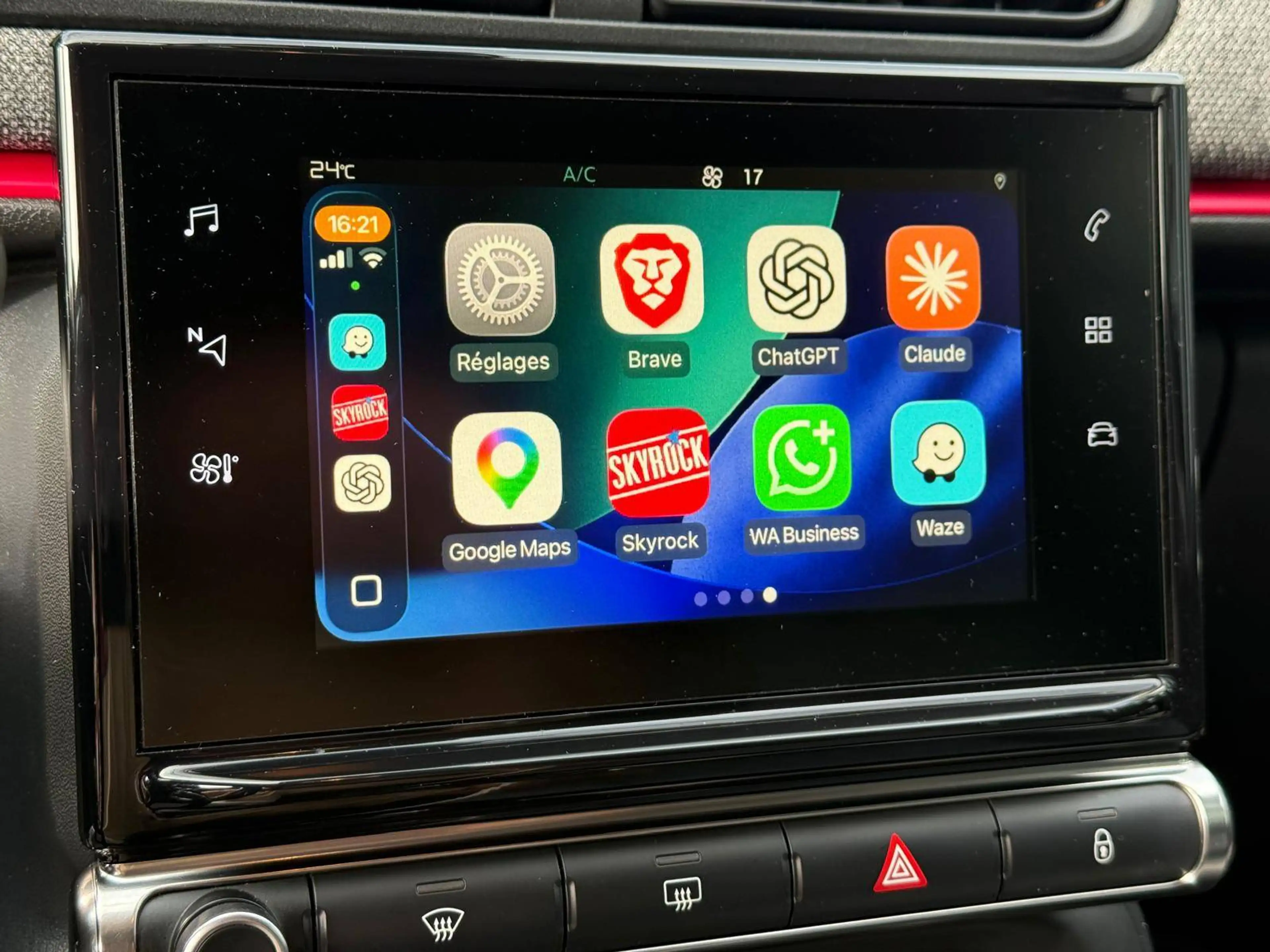 Citroen C3 C3 1.2i Édition spéciale ELLE / CarPlay / Entretien + CT + Garantie 1 an — photo 9