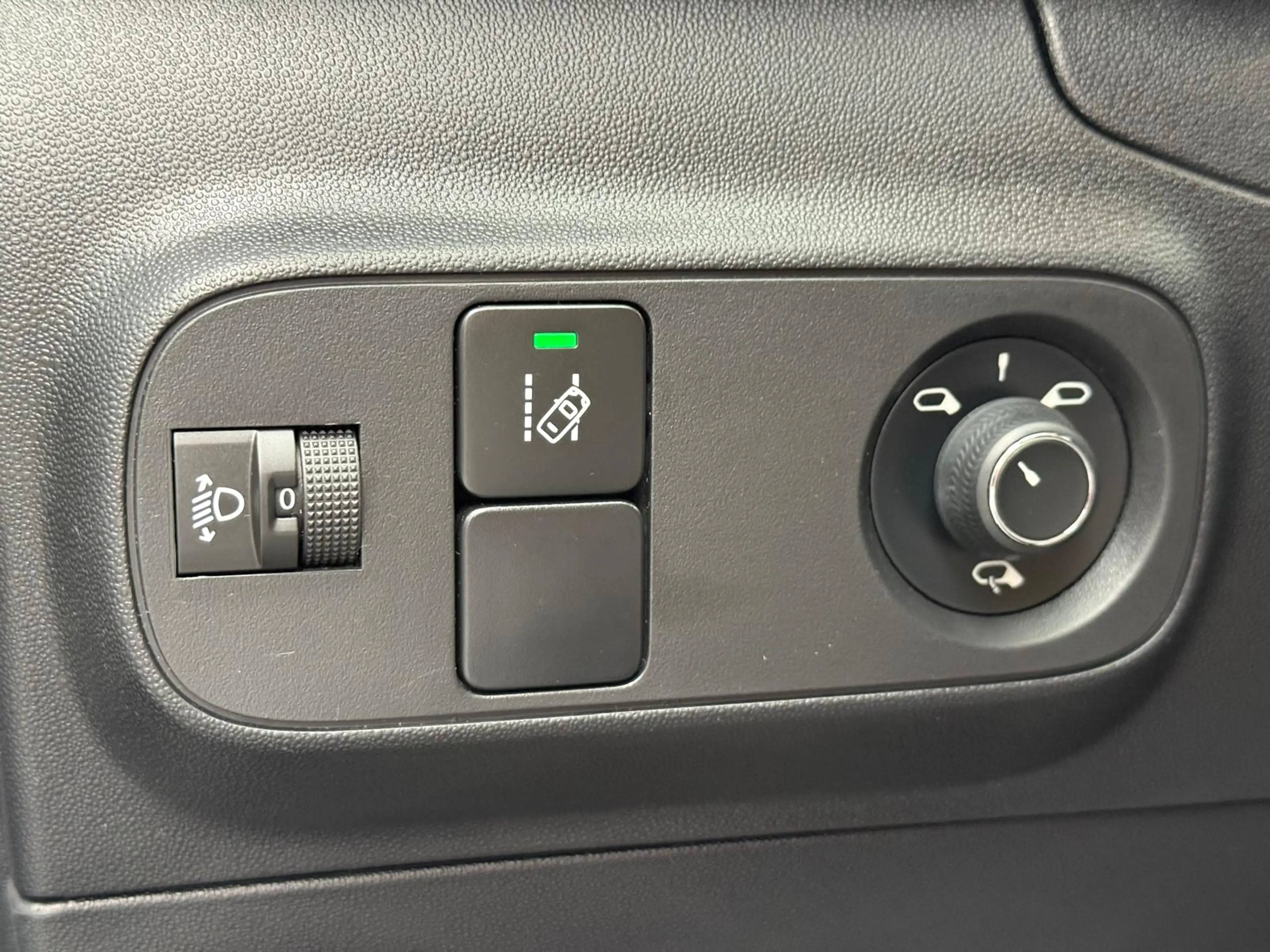 Citroen C3 C3 1.2i Édition spéciale ELLE / CarPlay / Entretien + CT + Garantie 1 an — photo 15