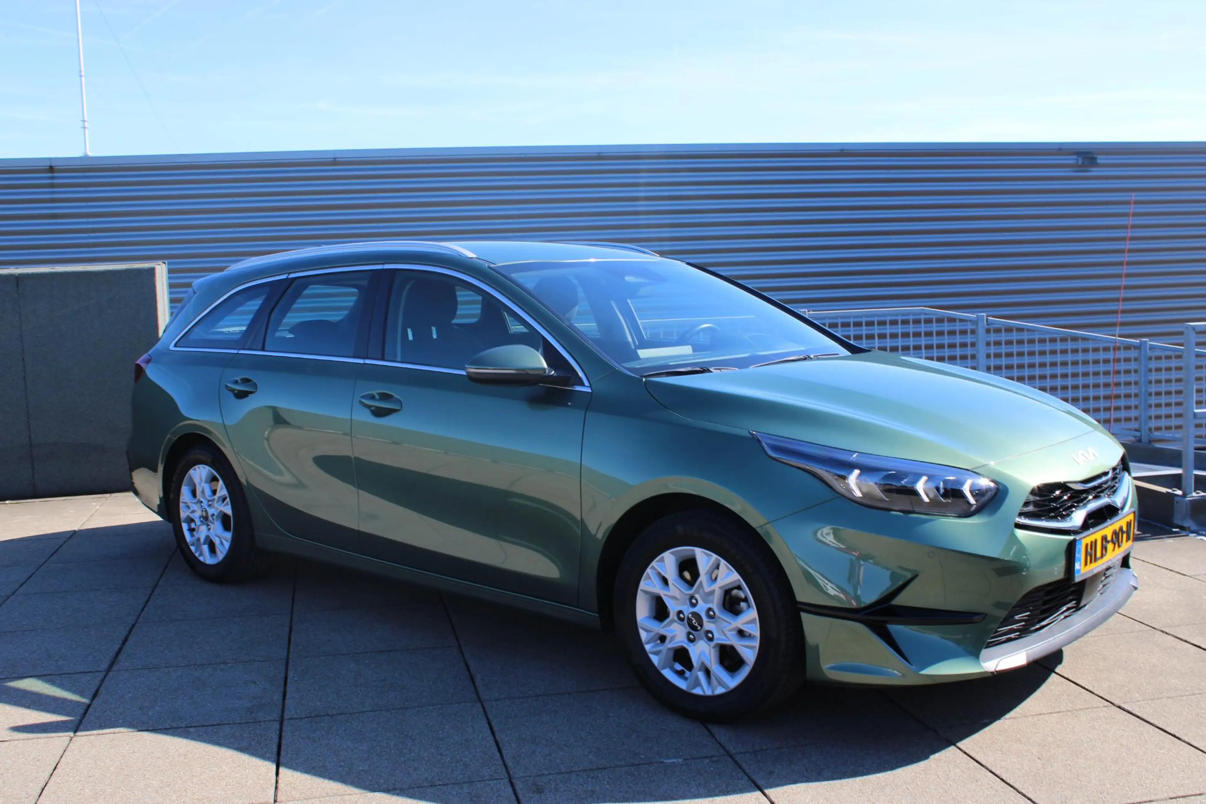 Kia Ceed SW / cee'd SW Sportswagon 1.5 T-GDi DynamicLine camera / navigat — photo 2